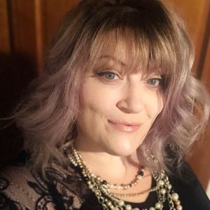 Meet your Posher, Leslie